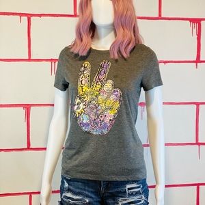 Peace & Love Grey T-shirt ✌🏼